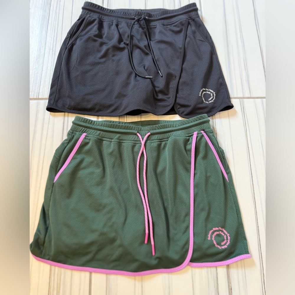 Outdoor Voices RecMesh skorts - size small - evergreen & black